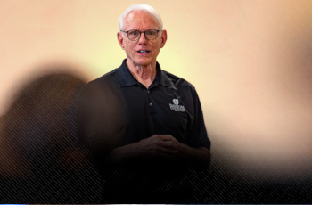 Quem é Howard Dayton?